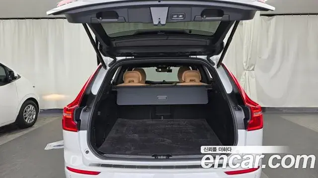 Volvo XC60 2022 — Фото 20/20