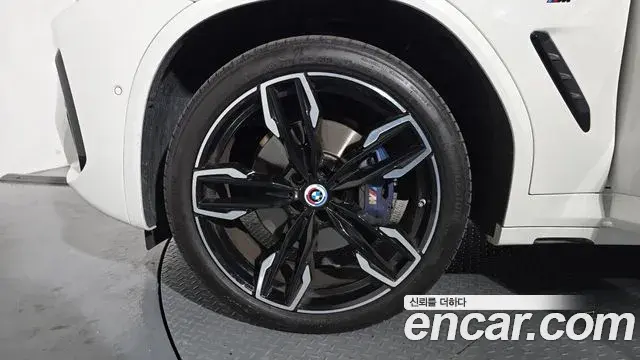 BMW X4 2025 — Photo 18/20