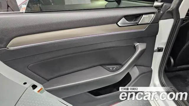 Volkswagen Arteon 2019 — Şəkil 13/37