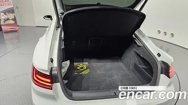 Volkswagen Arteon 2019 — Şəkil 24/37