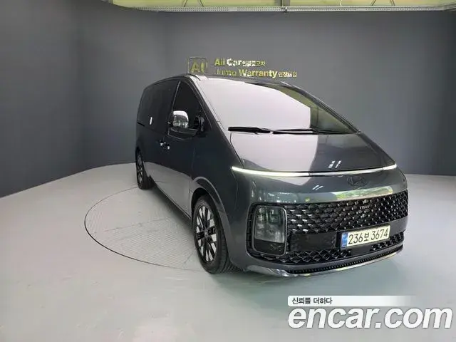 Hyundai Staria 2024 — Photo 9/20