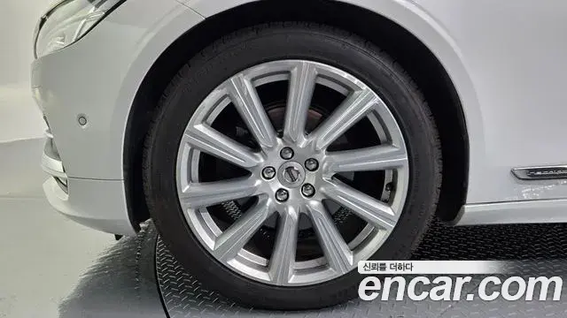 Volvo S90 2019 — Photo 5/20
