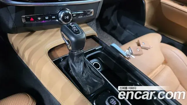 Volvo S90 2019 — Photo 19/20