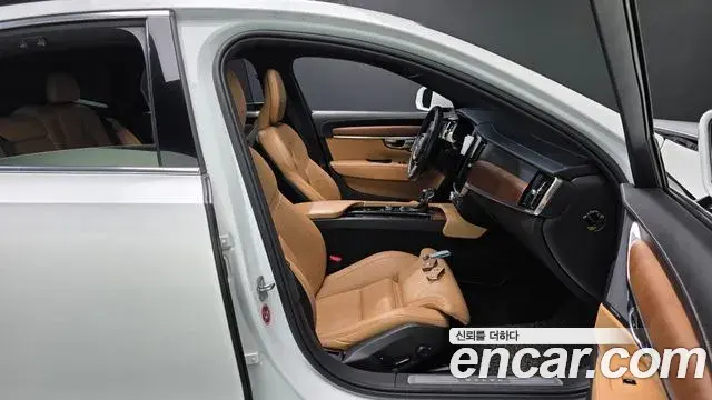 Volvo S90 2019 — Photo 17/20