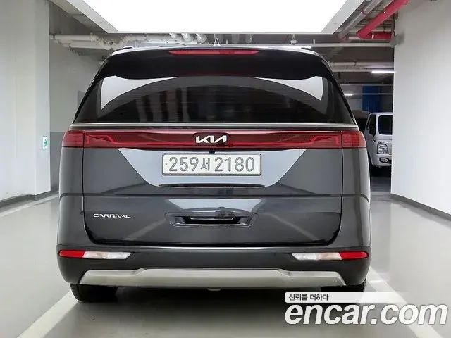 Kia Carnival 2022 — Фото 2/20