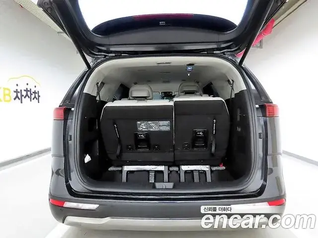 Kia Carnival 2022 — Фото 4/20