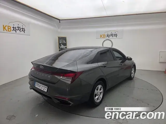 Hyundai The New Avante Hybrid 2021 — Photo 16/18