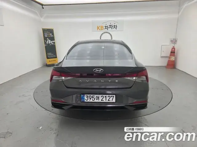 Hyundai The New Avante Hybrid 2021 — Photo 18/18