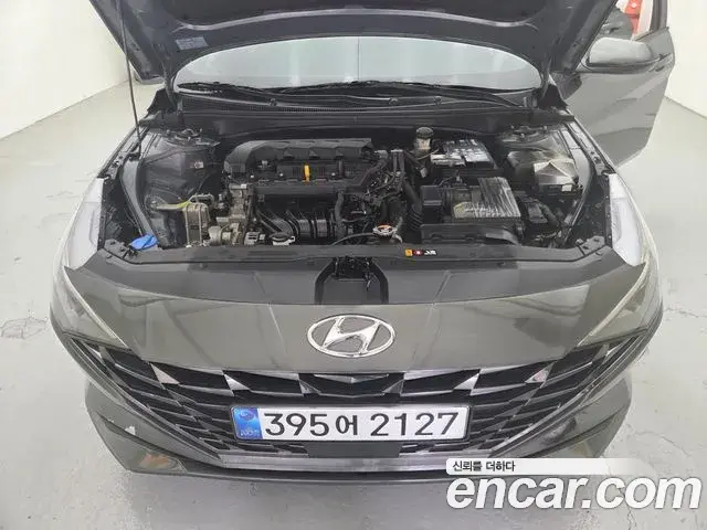 Hyundai The New Avante Hybrid 2021 — Photo 4/18