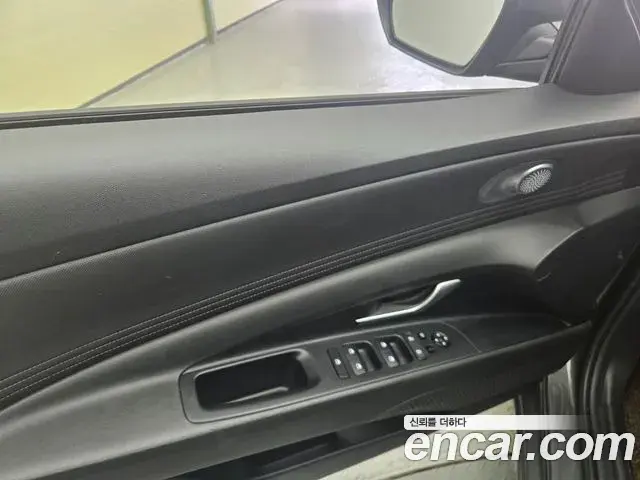 Hyundai The New Avante Hybrid 2021 — Photo 12/18