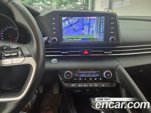 Hyundai The New Avante Hybrid 2021 — Photo 7/18