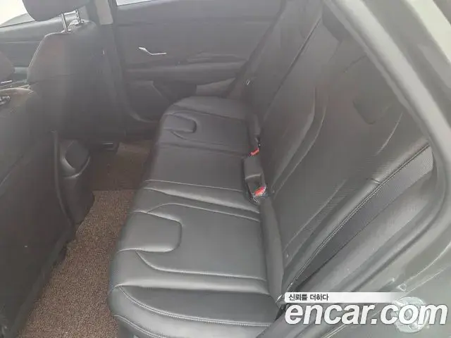 Hyundai The New Avante Hybrid 2021 — Photo 11/18