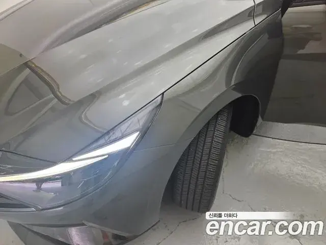 Hyundai The New Avante Hybrid 2021 — Photo 17/18