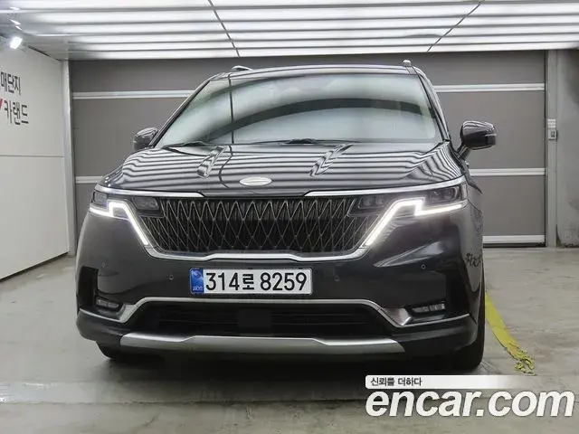 Kia Carnival 2021 — Фото 1/20