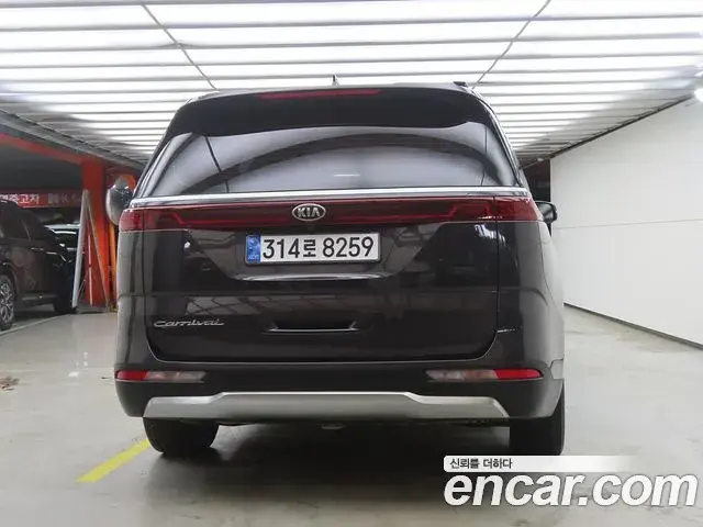 Kia Carnival 2021 — Фото 2/20