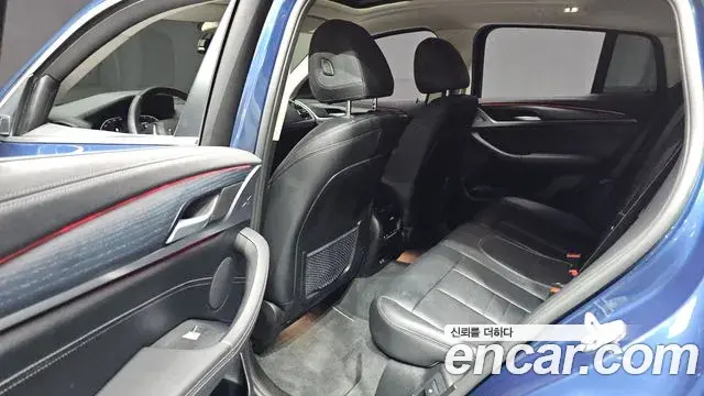 BMW X4 2025 — Фото 12/20