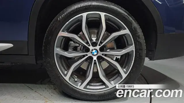 BMW X4 2025 — Photo 27/35