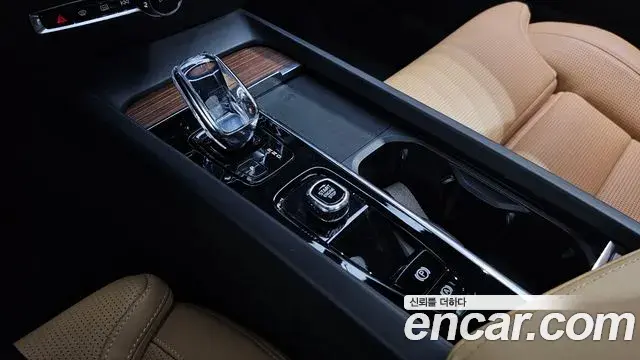 Volvo S60 2022 — Фото 8/20