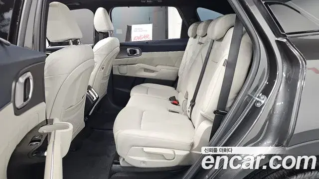 Kia Sorento 2024 — Фото 11/20