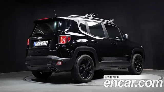 Jeep Renegade 2022 — ფოტო 9/32