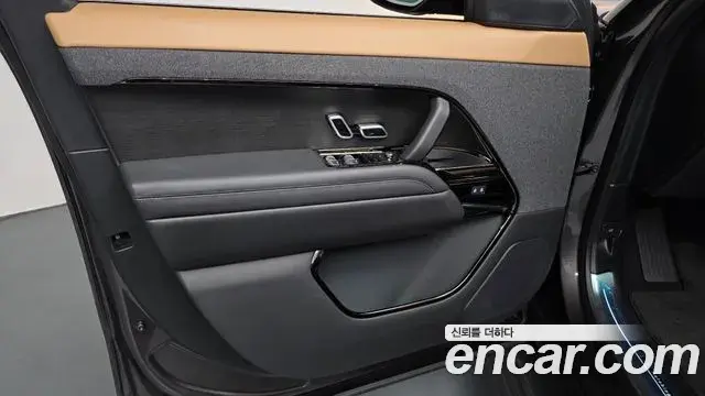 Land Rover Range Rover Sport 2025 — Photo 31/34