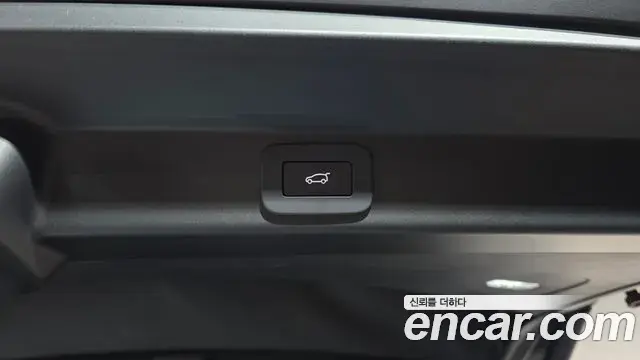Land Rover Range Rover Sport 2025 — Photo 32/34