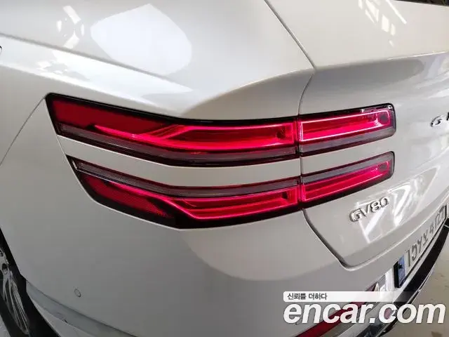 Genesis GV80 2022 — ფოტო 31/34