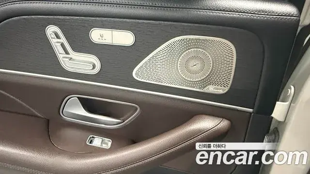 Mercedes-Benz GLE-Class 2022 — Фото 19/20