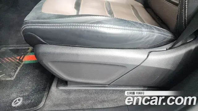 Mercedes-Benz GLE-Class 2021 — ფოტო 24/39