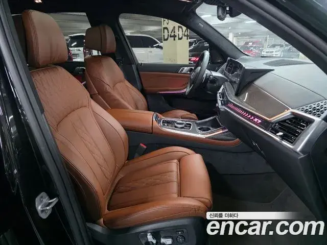 BMW X7 2025 — Photo 2/20