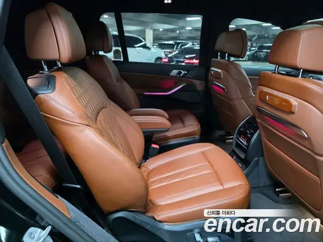 BMW X7 2025 — Photo 9/20