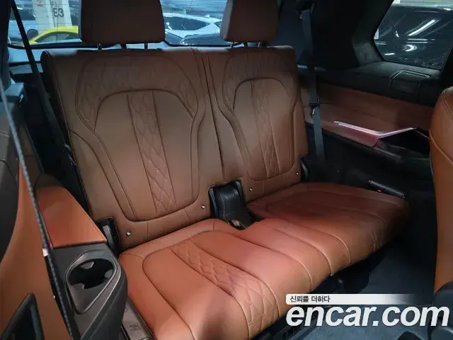 BMW X7 2025 — Photo 17/20