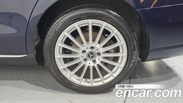 Mercedes-Benz E-Class 2021 — ფოტო 10/32