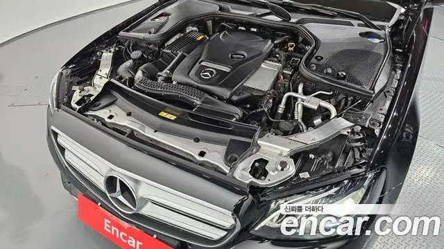 Mercedes-Benz E-Class 2018 — Фото 6/20