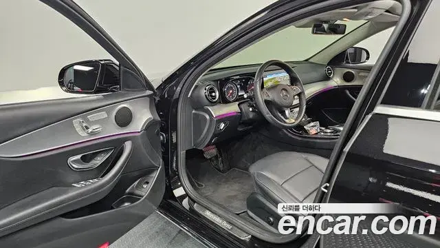 Mercedes-Benz E-Class 2018 — Фото 10/20