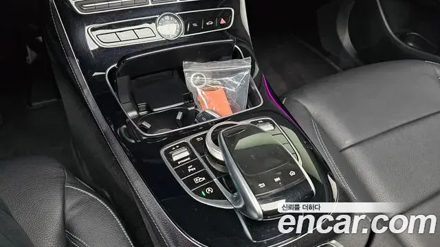 Mercedes-Benz E-Class 2018 — Фото 19/20