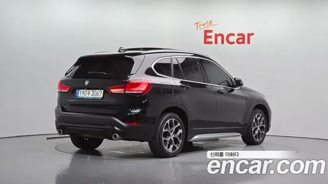 BMW X1 2021 — Photo 2/20