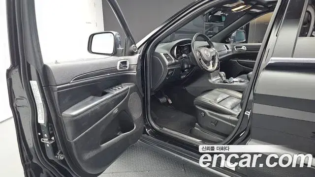 Jeep Grand Cherokee 2019 — ფოტო 2/35