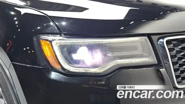 Jeep Grand Cherokee 2019 — ფოტო 9/35