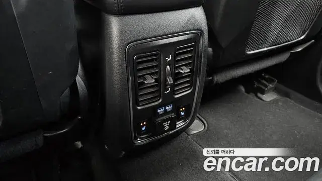Jeep Grand Cherokee 2019 — ფოტო 28/35