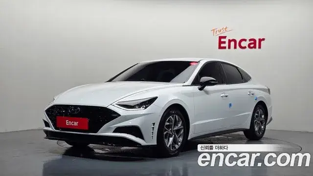 Hyundai Sonata Hybrid 2022 — Photo 1/30