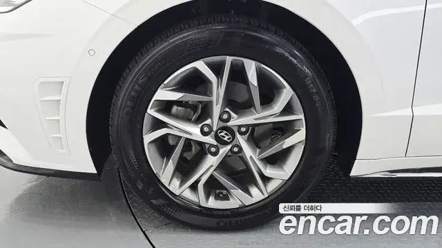 Hyundai Sonata Hybrid 2022 — Photo 21/30