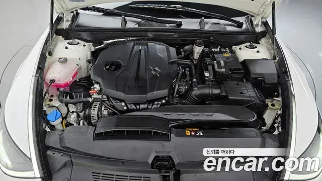 Hyundai Sonata Hybrid 2022 — Photo 16/30