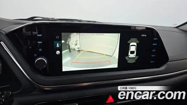 Hyundai Sonata Hybrid 2022 — Photo 9/30