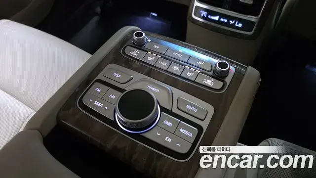 Kia The K9 2018 — Şəkil 21/34