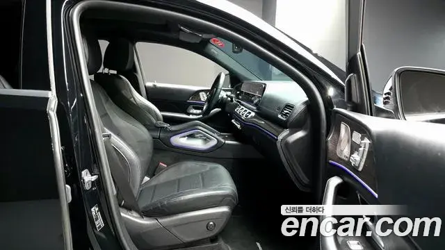 Mercedes-Benz GLE-Class 2021 — Photo 8/35