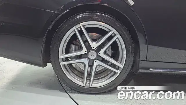 Mercedes-Benz S-Class 2018 — Photo 1/37