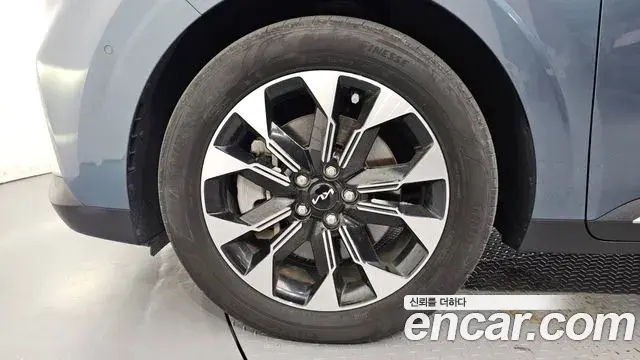Kia Carnival 2023 — Photo 5/20