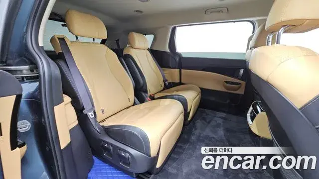 Kia Carnival 2023 — Photo 11/20