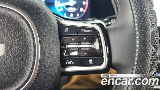 Kia Carnival 2023 — Photo 17/20